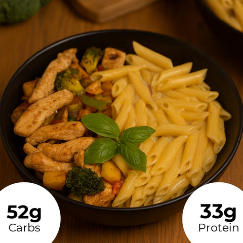 9. Nudeln mit Hähnchen einer Sahnesauce mit gebratenem Gemüse