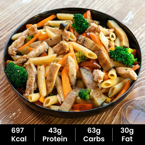 6. Nudeln mit Hähnchenbrust und gebratenem Gemüse